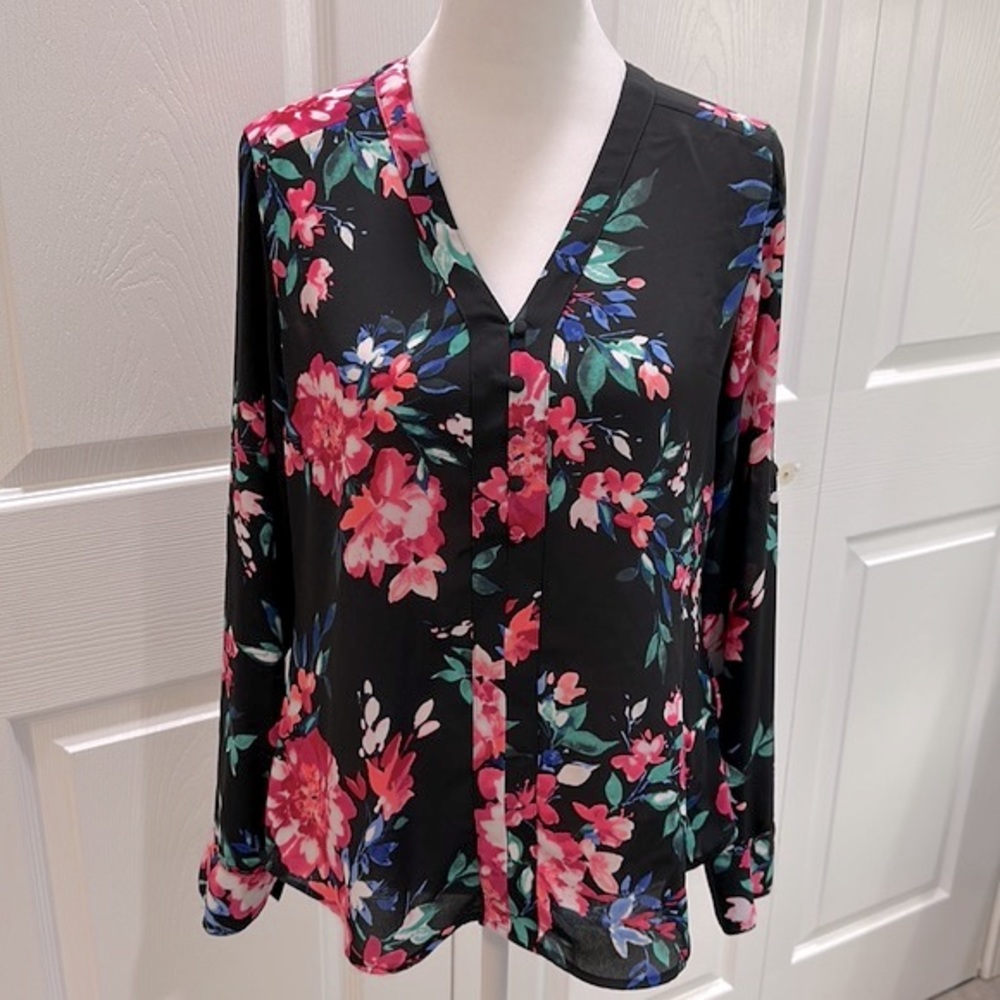 EXPRESS Floral long sleeve top
